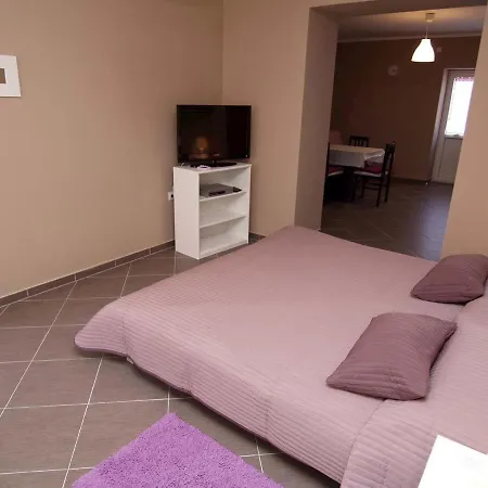 Apartment In 14957 Veli Lošinj