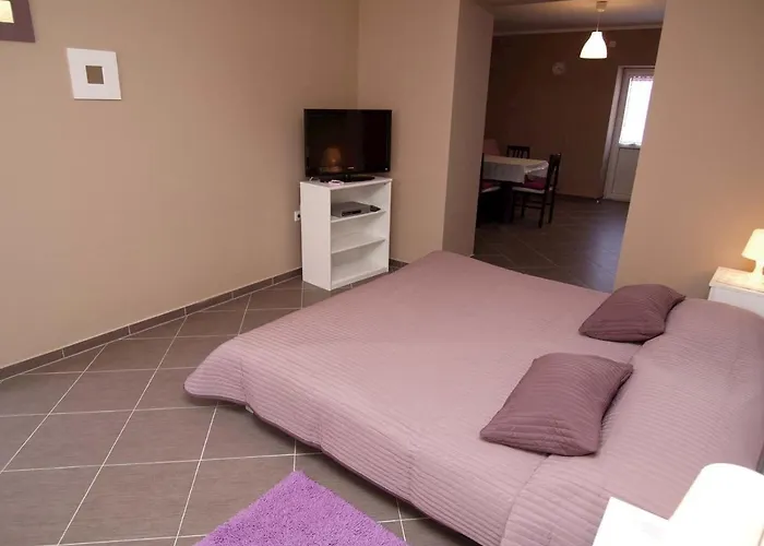 Apartment In 14957 Veli Lošinj