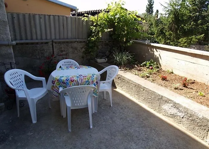 In 14957 Apartment *