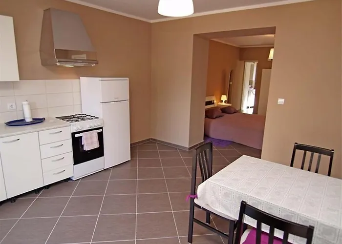 Apartment In 14957 *