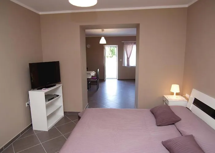 In 14957 * Veli Lošinj